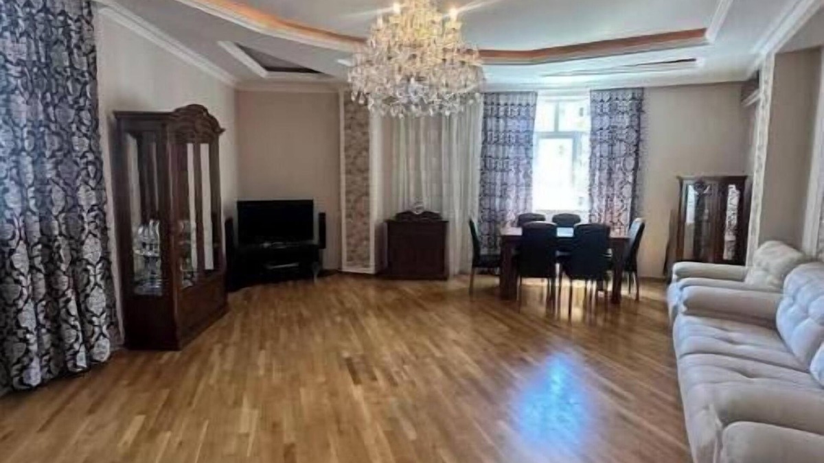 Baku Apartment | Apartment with park view