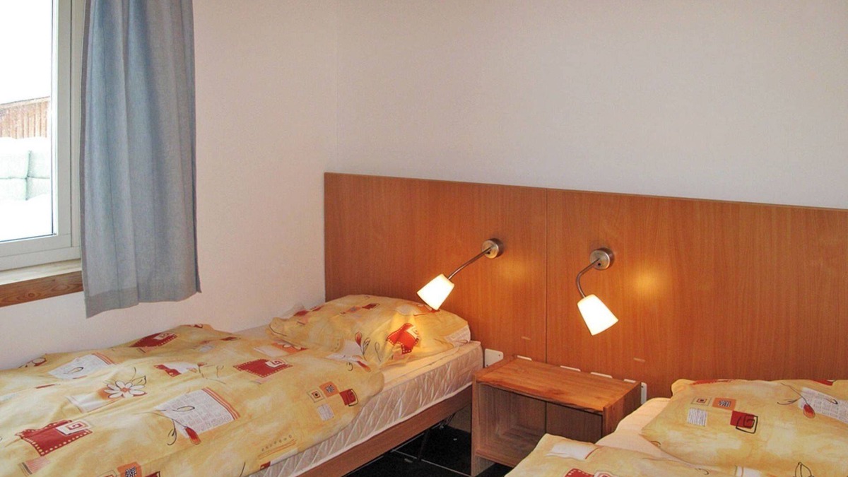 Savognin Apartment | Apartment with parking and pets allowed