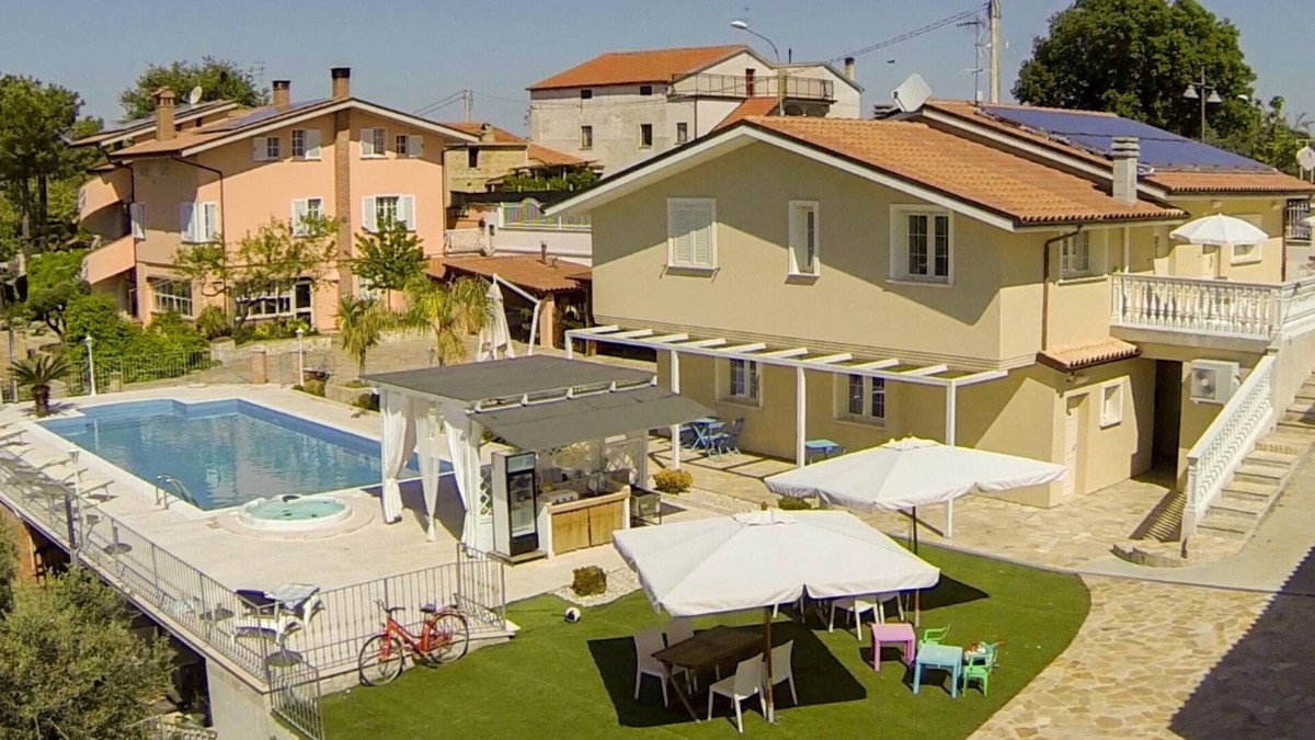 Sant'Omero Resort | APARTMENT WITH POOL AND 2 BEDROOMS