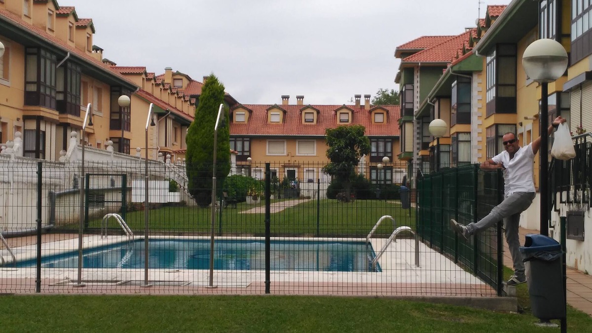 Comillas City Center Apartment | Apartment with pool