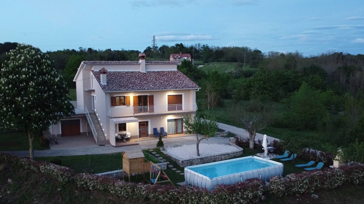 Skropeti Apartment | Apartment with pool, garden and children's playground
