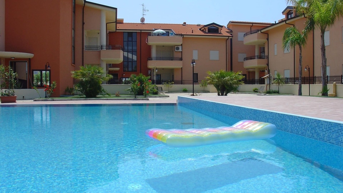 Pizzo Apartment | APARTMENT WITH POOL