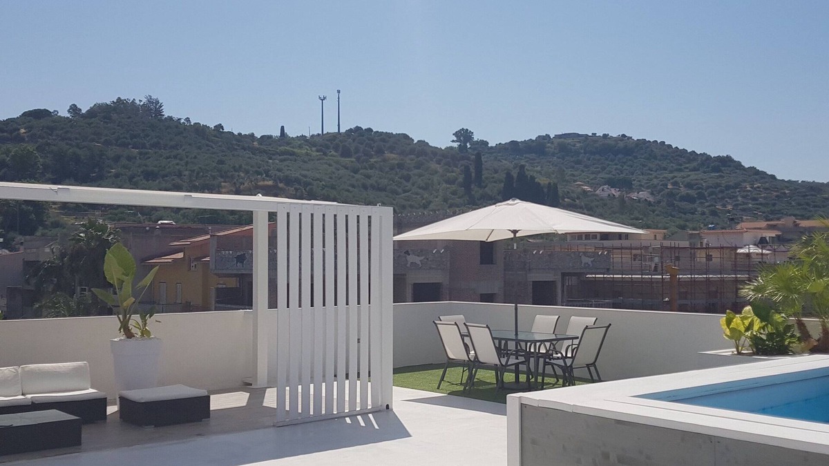 Torregrotta Apartment | Apartment with private pool Strategically located for Aeolian embarkations