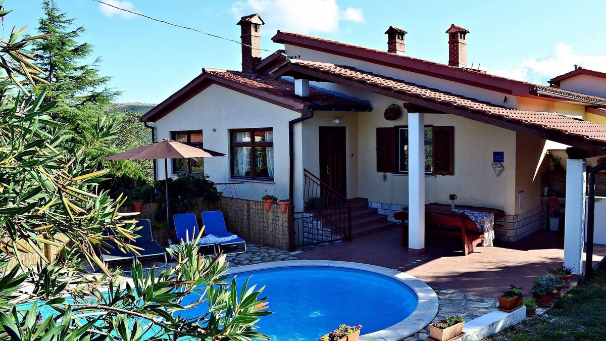Krsan Apartment | Apartment with Private Pool, Mountain View