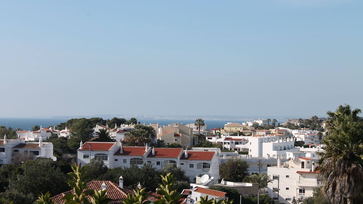 Vale de Covo Apartment | APARTMENT WITH PRIVATE ROOF TERRACE IN CARVOEIRO