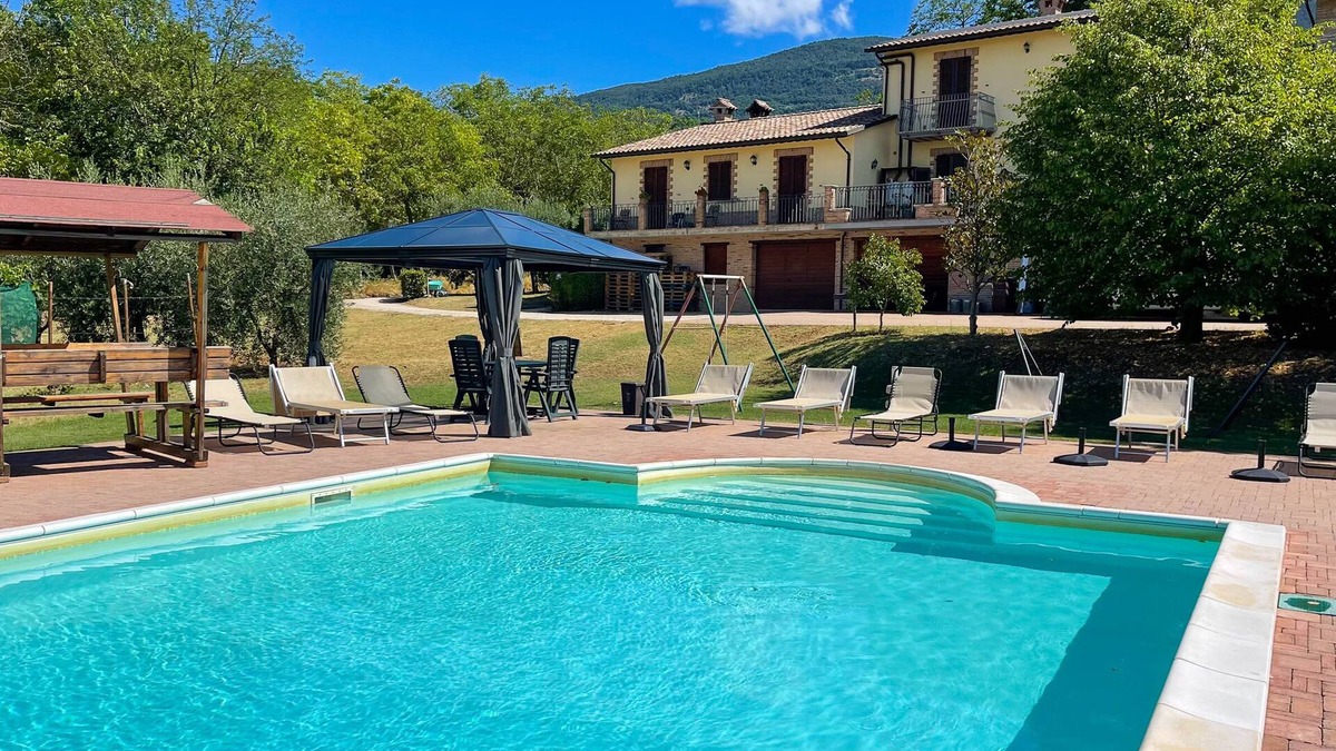 Rivotorto Apartment | Apartment with private pool and large park - near Assisi