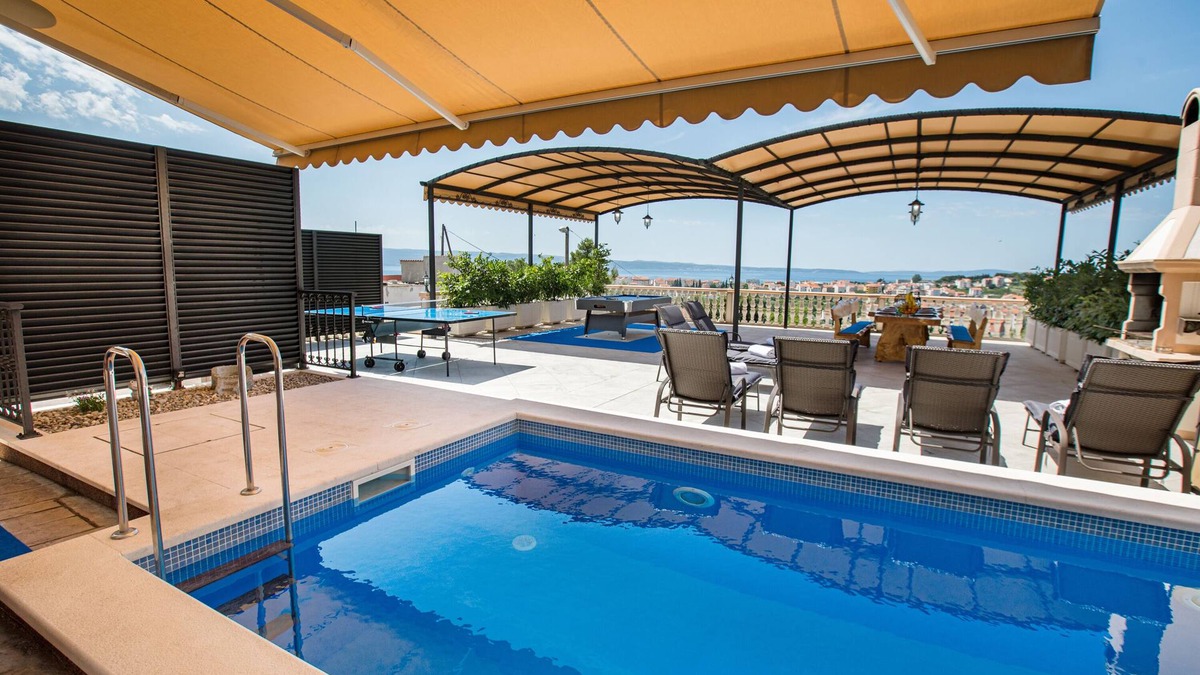 Kamen Apartment | Apartment with private swimming pool and teracce