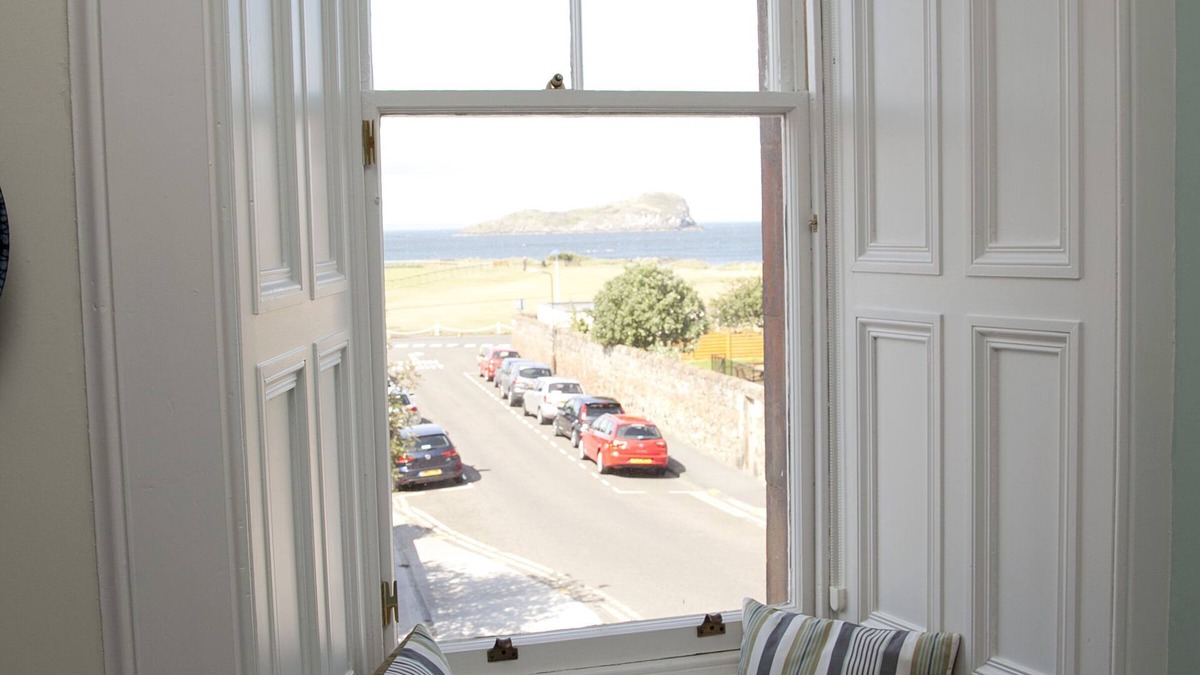 North Berwick Apartment | Apartment with sea views, close to beach and golf course