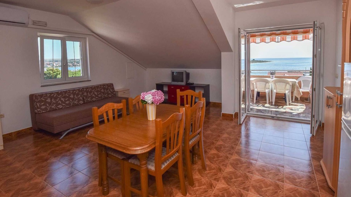 Novalja Apartment | Apartment with sea and city view