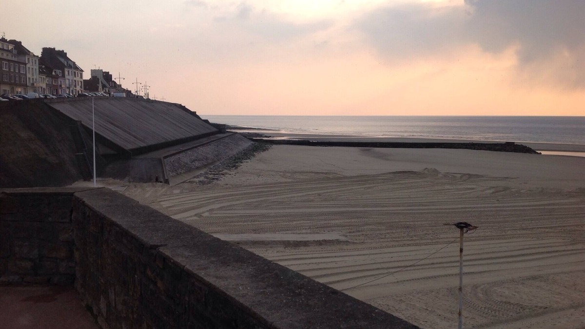 Le Portel Apartment | Apartment with sea view (private parking)