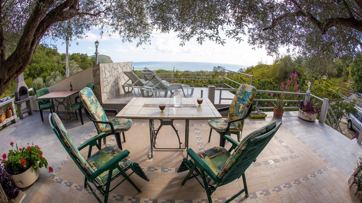 Kaluđerac Apartment | Apartment with sea view and pool - Among the olives