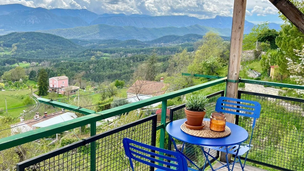 La Penne Apartment | Apartment with splendid panorama