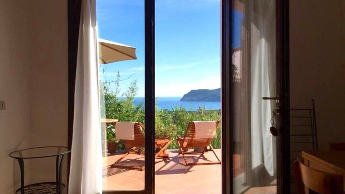 Lacona Apartment | Apartment with splendid sea view