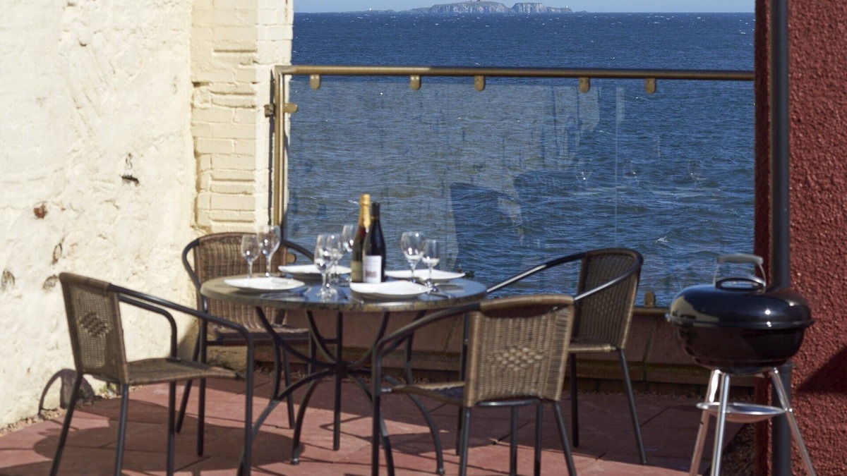 Pittenweem Apartment | APARTMENT WITH STUNNING SEA VIEWS IN PITTENWEEM NEAR ST ANDREWS