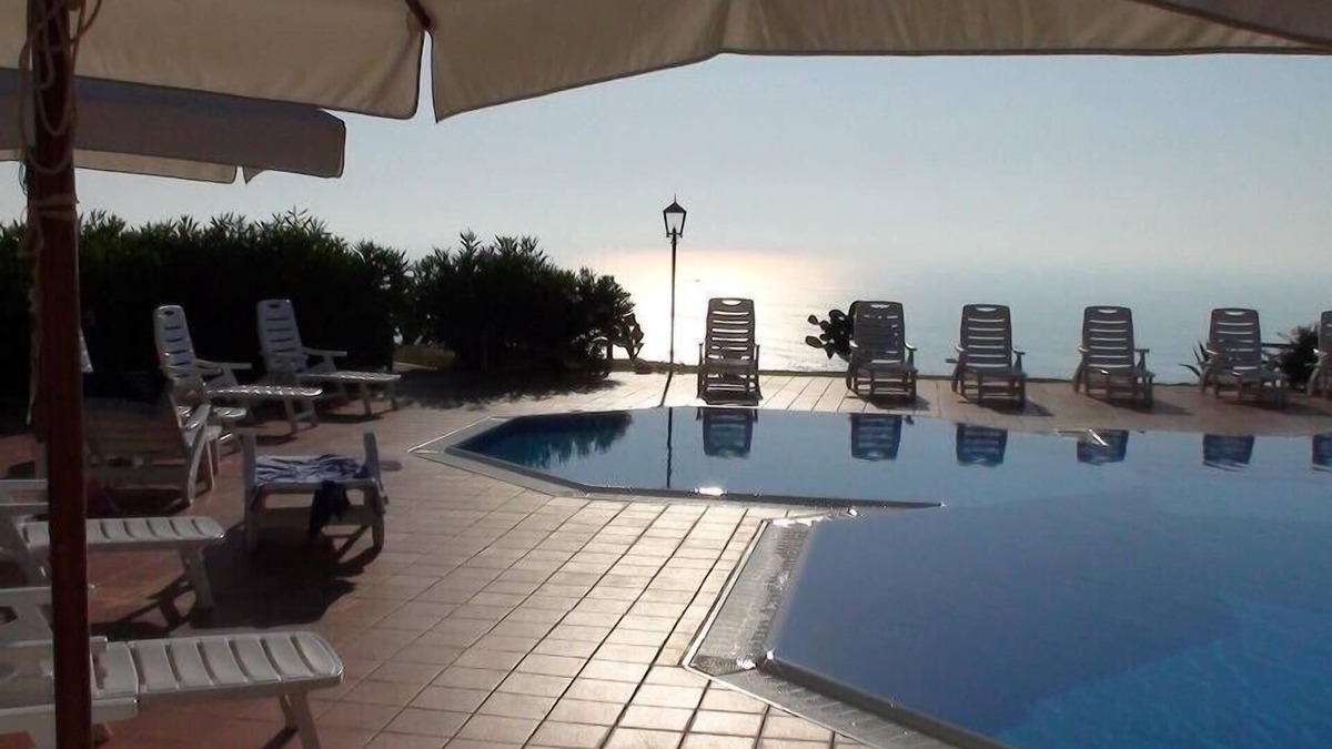 Parghelia Apartment | Apartment with stunning views over Tropea & great infinity pool