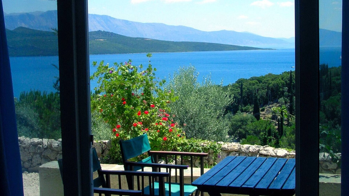 Katouna Villa | Apartment with stunning sea views in Villa del Arte, Lefkas, up to 4 people