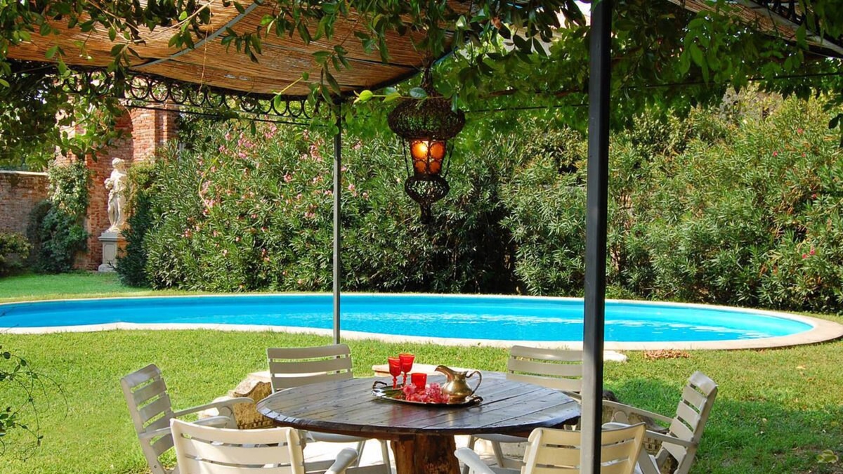 Piombino Dese Apartment | Apartment with swimming pool in Veneto