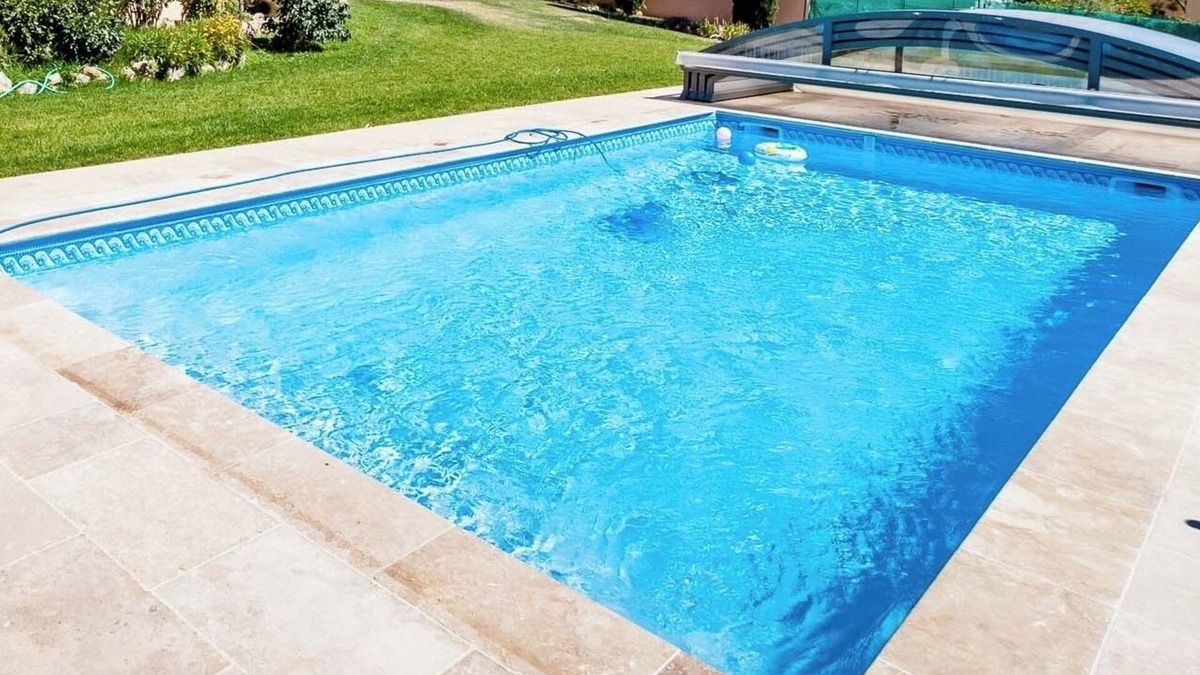 Reillanne Apartment | Apartment with swimming pool in Luberon