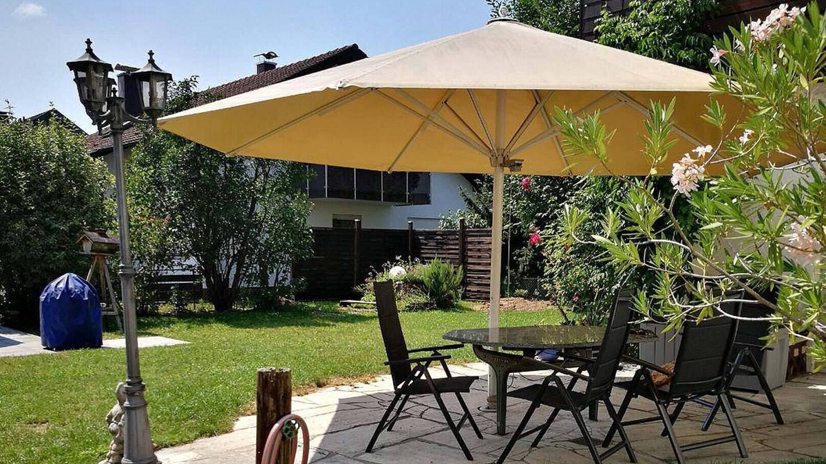 Muggensturm Apartment | Apartment with terrace and garden right by the natural outdoor pool