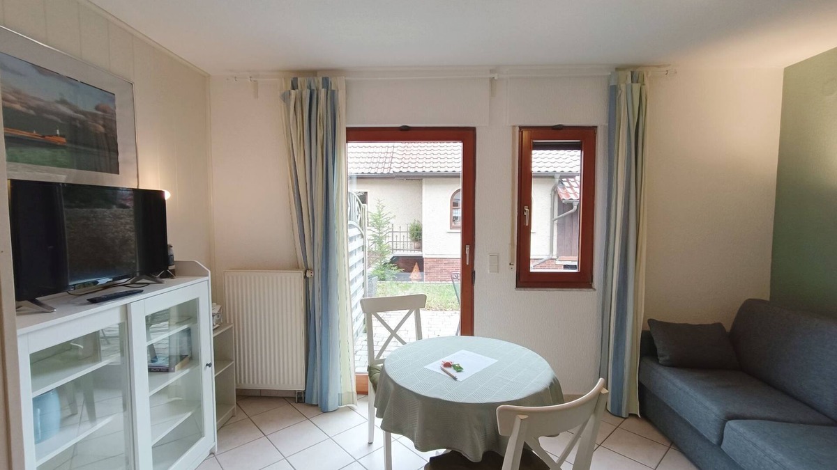 Lauterbach Apartment | Apartment with Terrace 02 - Guesthouse Captain Winston