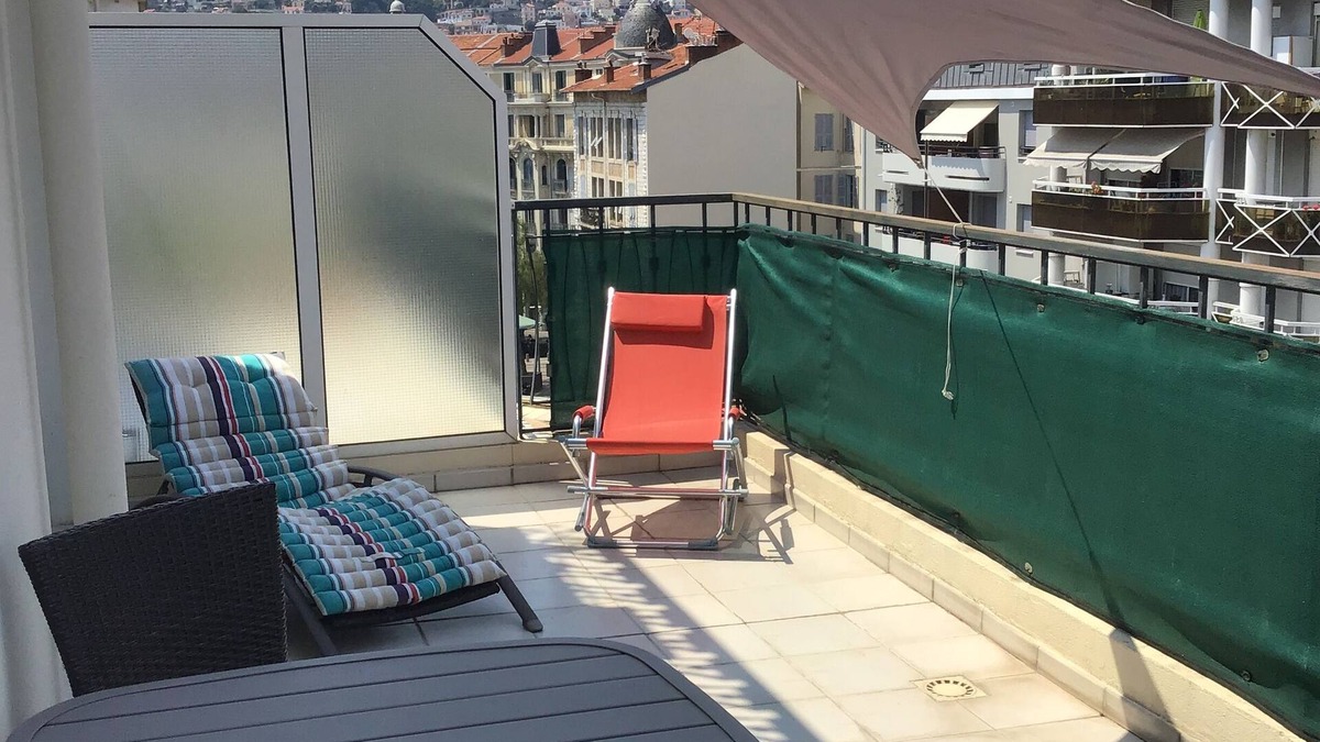 Liberation Apartment | APARTMENT WITH TERRACE LIBERATION DISTRICT