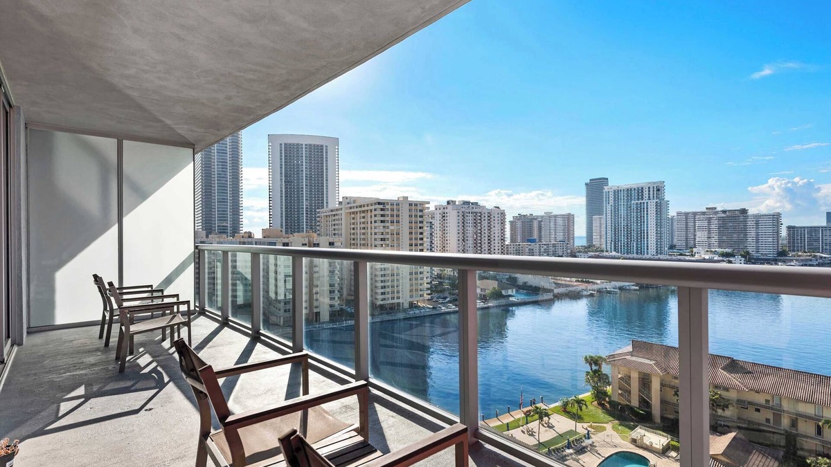 Hallandale Beach Apartment | Apartment with Water Views – 12th Floor