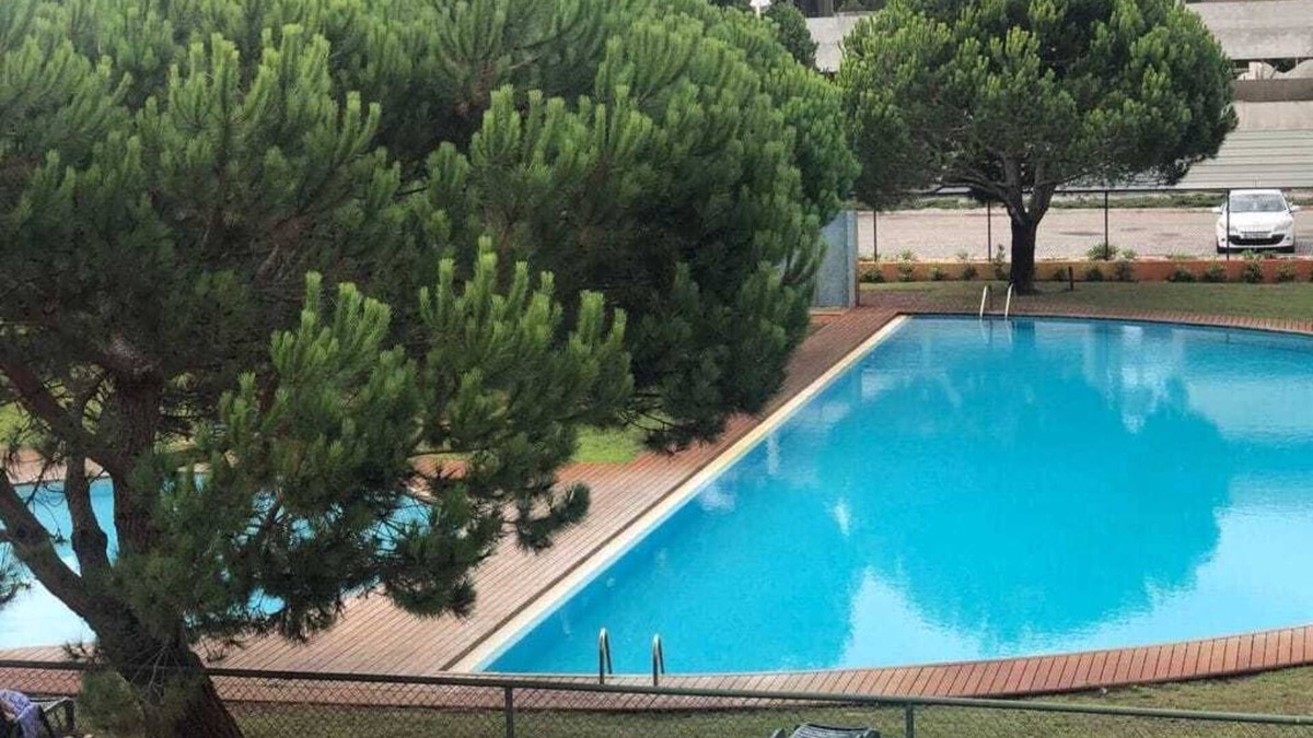 Furadouro Apartment | Apartment with view and pool access 900 meters from the beach