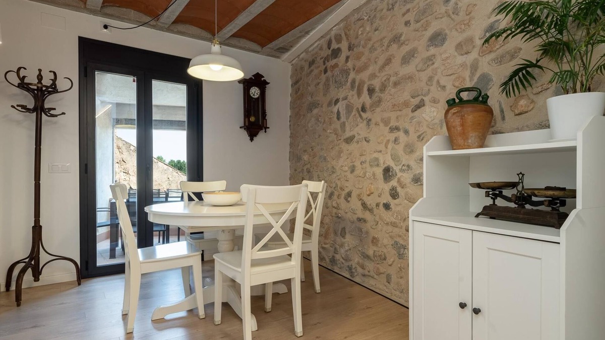 Montblanc Apartment | Apartment with views of the Wall at 30min Port Aventura