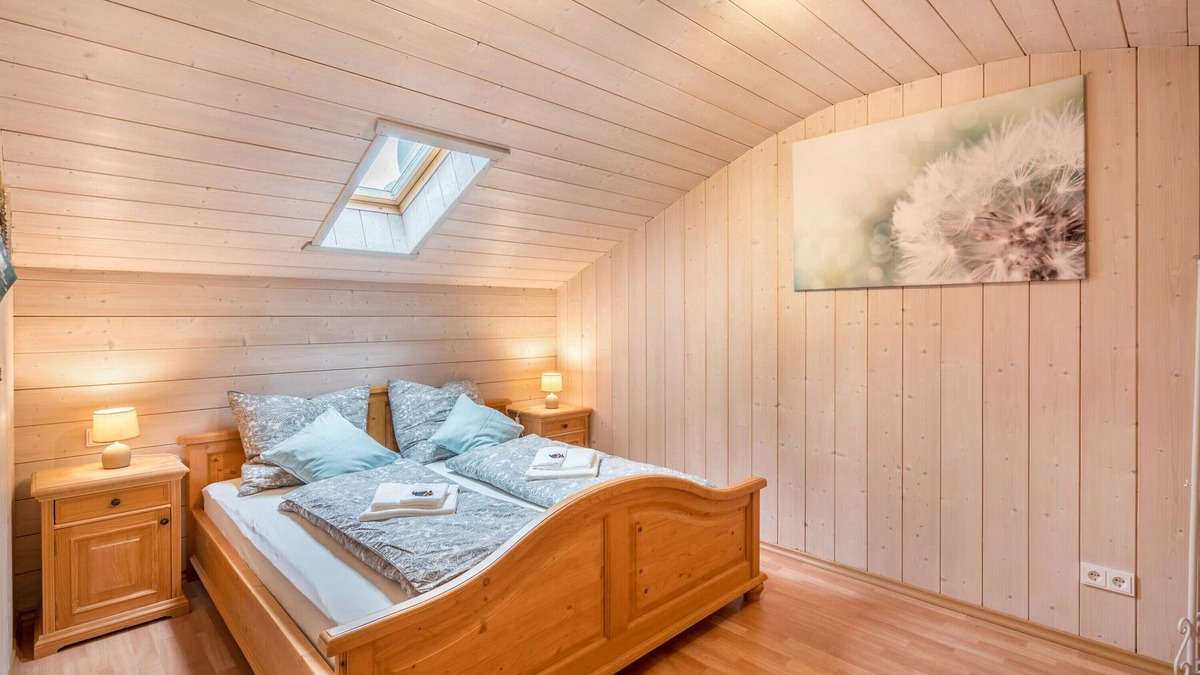 Gaißach Apartment | Apartment 'Wohnung Sunntratn ' with Mountain View, Balcony and Wi-Fi