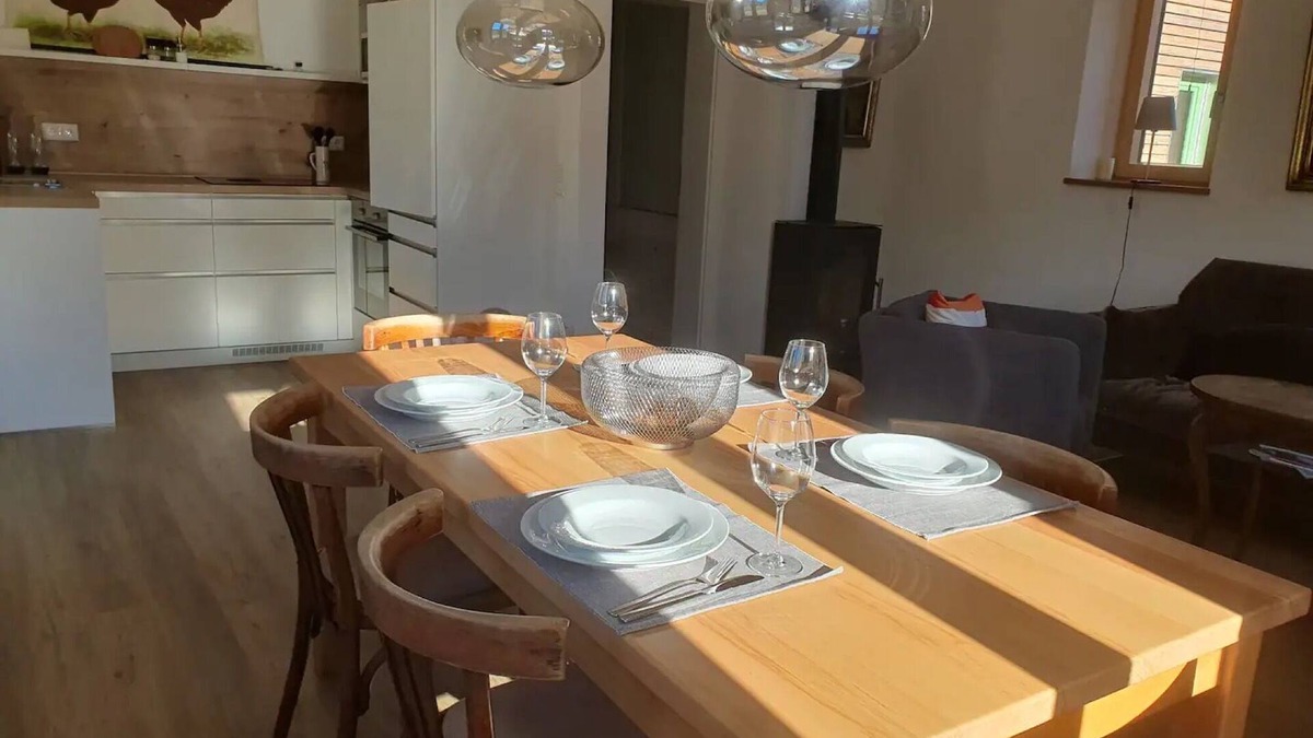 Schonderfeld Apartment | Apartment 'Zauberhaftes Franken Erleben' with Mountain View, Private Terrace and Wi-Fi