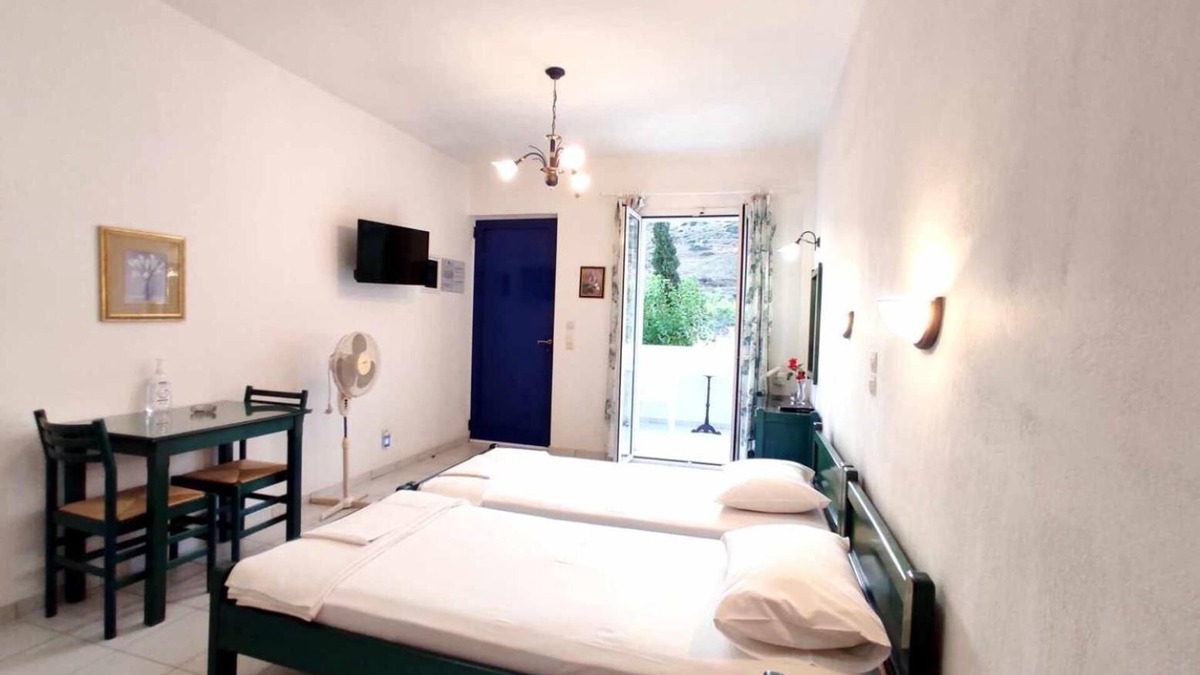Kipri Apartment | Apartment 'Zefiros - Breeze' with Mountain View, Wi-Fi and Air Conditioning