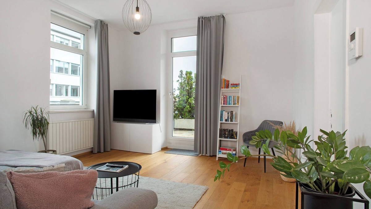 Bregenz Apartment | Apartment 'Zeitlos Zuhause Bregenz' with Private Terrace and Wi-Fi