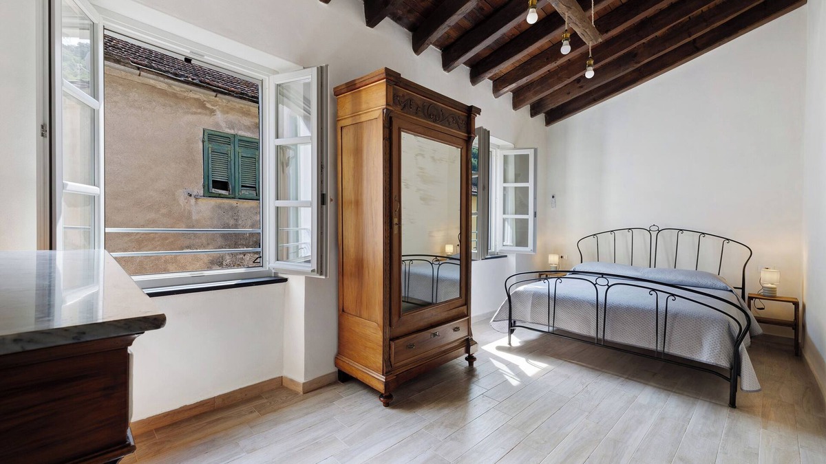 Zuccarello Apartment | Apartment 'Zia Lina 2' with Mountain View, Wi-Fi and Air Conditioning