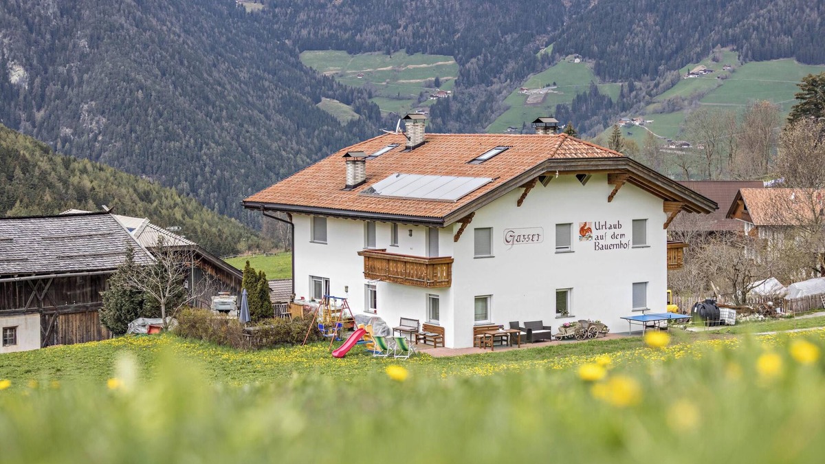 Terento Apartment | Apartment "Zirme" close to Skiing & Hiking Areas with Mountain View, Wi-Fi & Garden