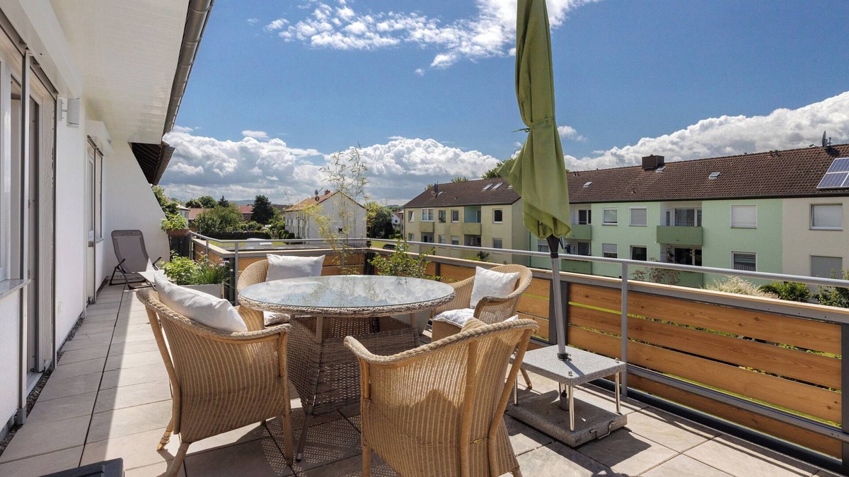 Hamelin Apartment | Apartment 'Zuhause Auf Zeit Weserlicht' with Shared Terrace, Balcony and Wi-Fi