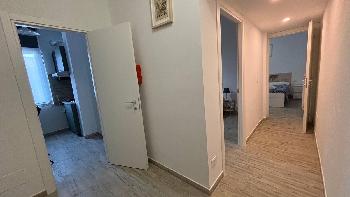 Milan Apartment | Apartment10 with Balcony NEW 15min from Duomo-Linate