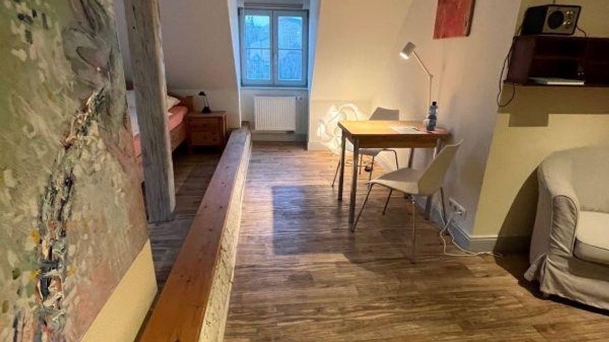 Schwerin Apartment | Apartment2, attic with beams, 1 bedroom - Ferienwohnungen MittenDrin