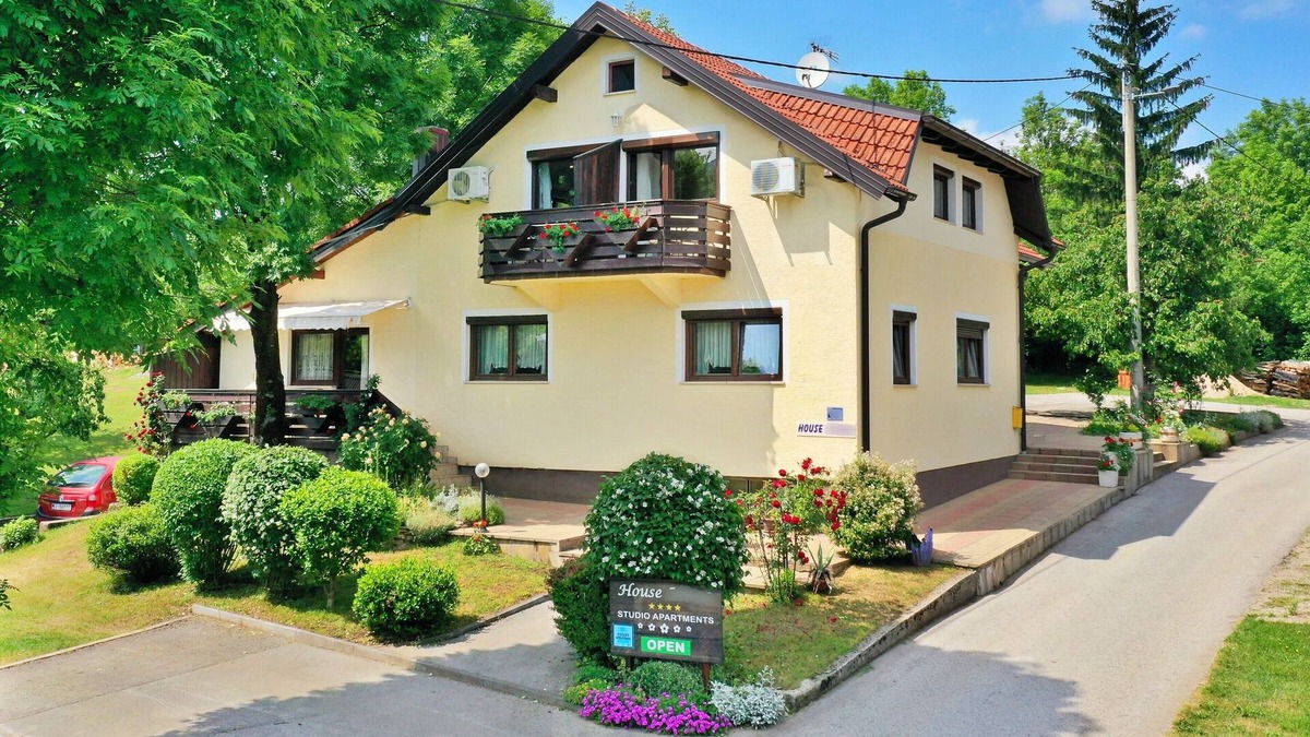 Seliste Dreznicko Apartment | Apartments and rooms Dragica, (16216), Selište Drežnicko, Croatia