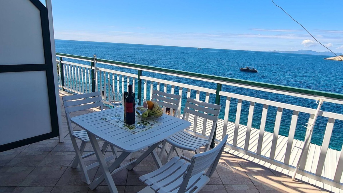 Milna Apartment | Apartments Ana i Ante (95131-A1) - Milna - island Hvar