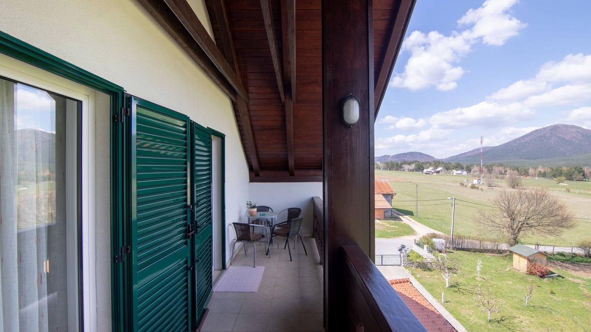 Vranovaca Apartment | Apartments and Room Robert (80821-A1) - Korenica