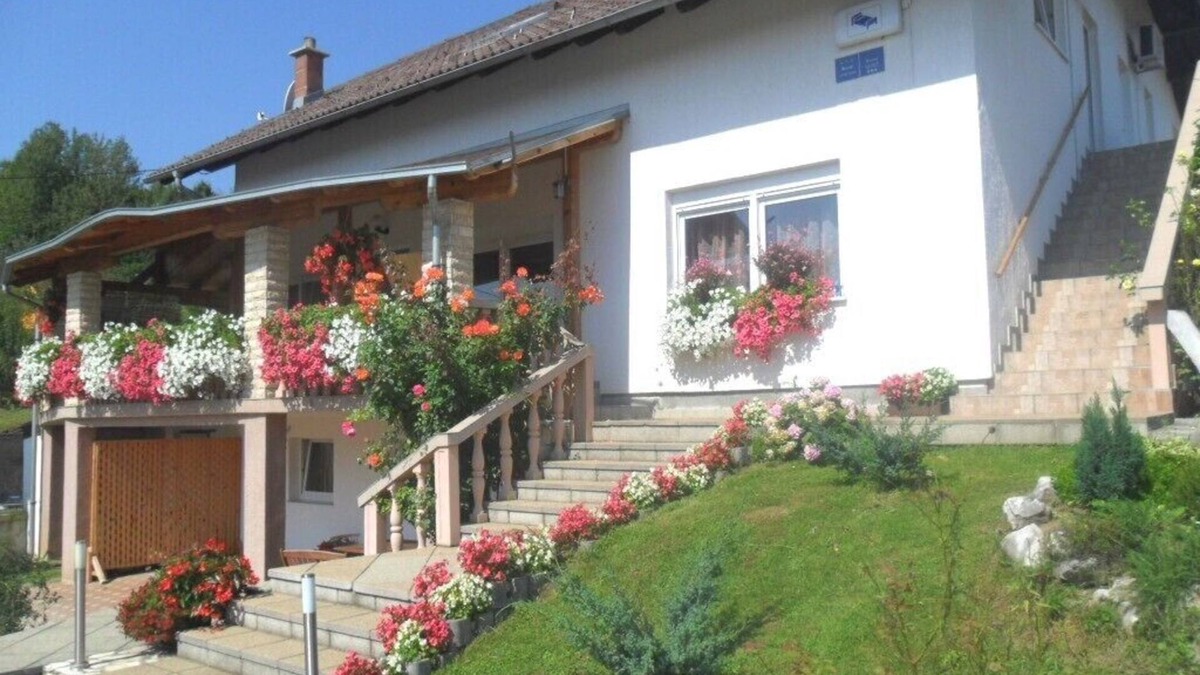 Grabovac Apartment | Apartments and rooms Ivanka, (13917), Rakovica, Croatia
