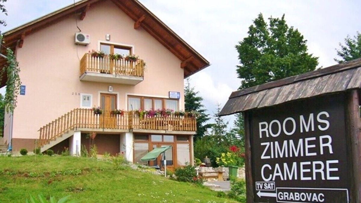 Grabovac Apartment | Apartments and rooms Željko, (15097), Rakovica, Croatia