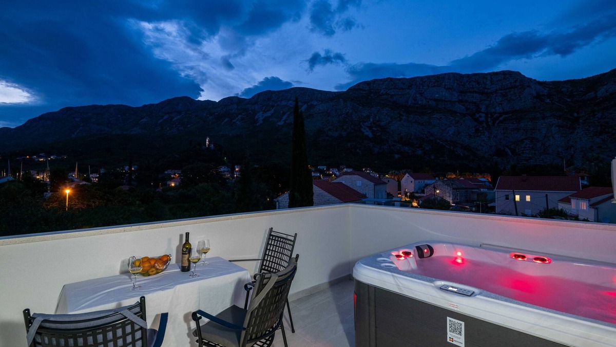 Komolac Apartment | Apartments Azzurro- One Bedroom Apartment with Terrace and Hot Tub