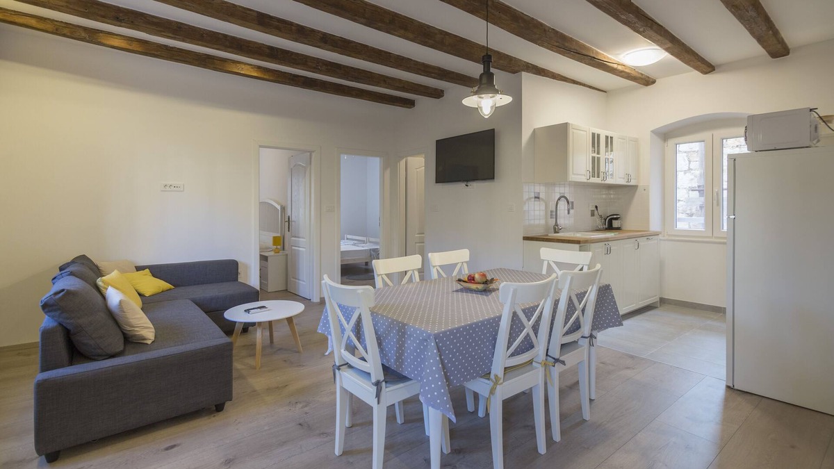 Komiza Apartment | Apartments Bepi- Apartment Nera