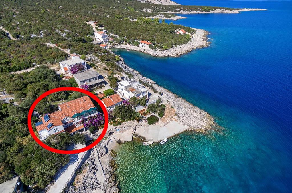 Pokrivenik Apartment | Apartments by the sea Cove Pokrivenik, Hvar - 2073