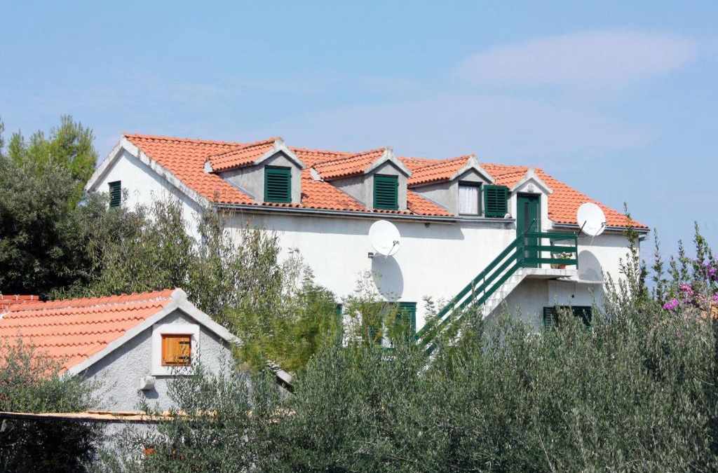 Mirce Apartment | Apartments by the sea Mirca, Brac - 5655