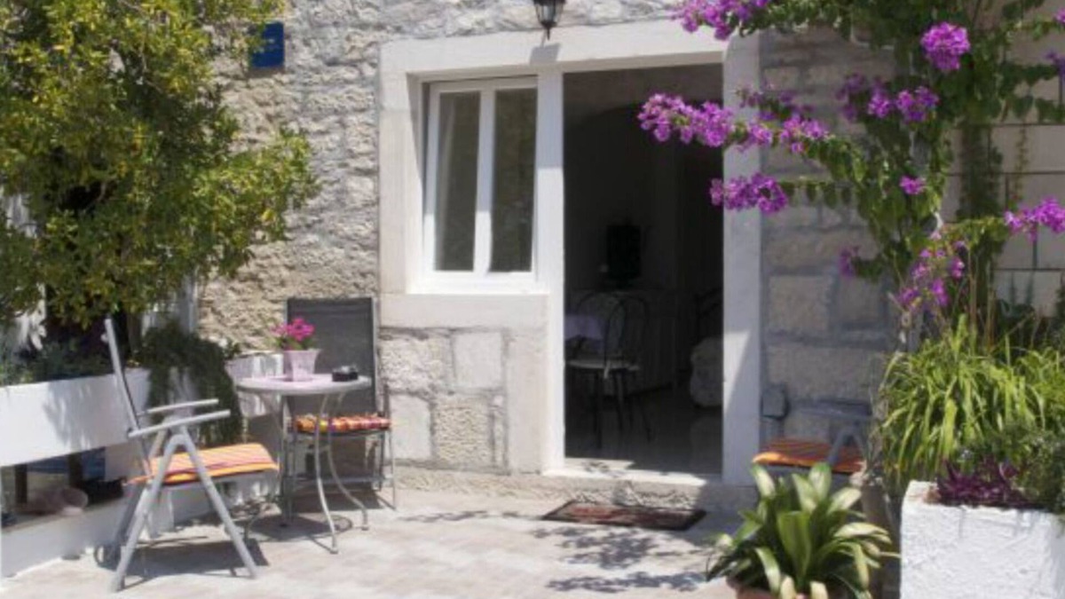 Povlja Apartment | Apartments Djurdjica (16181-A1) - Povlja - island Brac