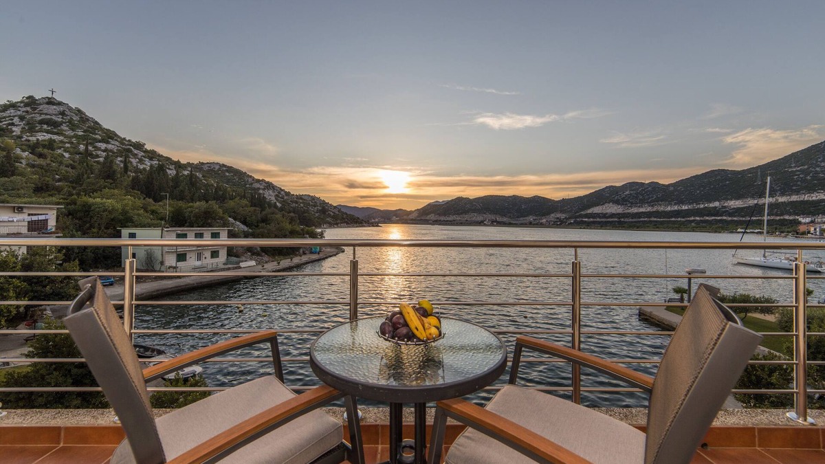 Ploce Apartment | Apartments Ema-Comfort Two Bedroom Apartment with Sea View