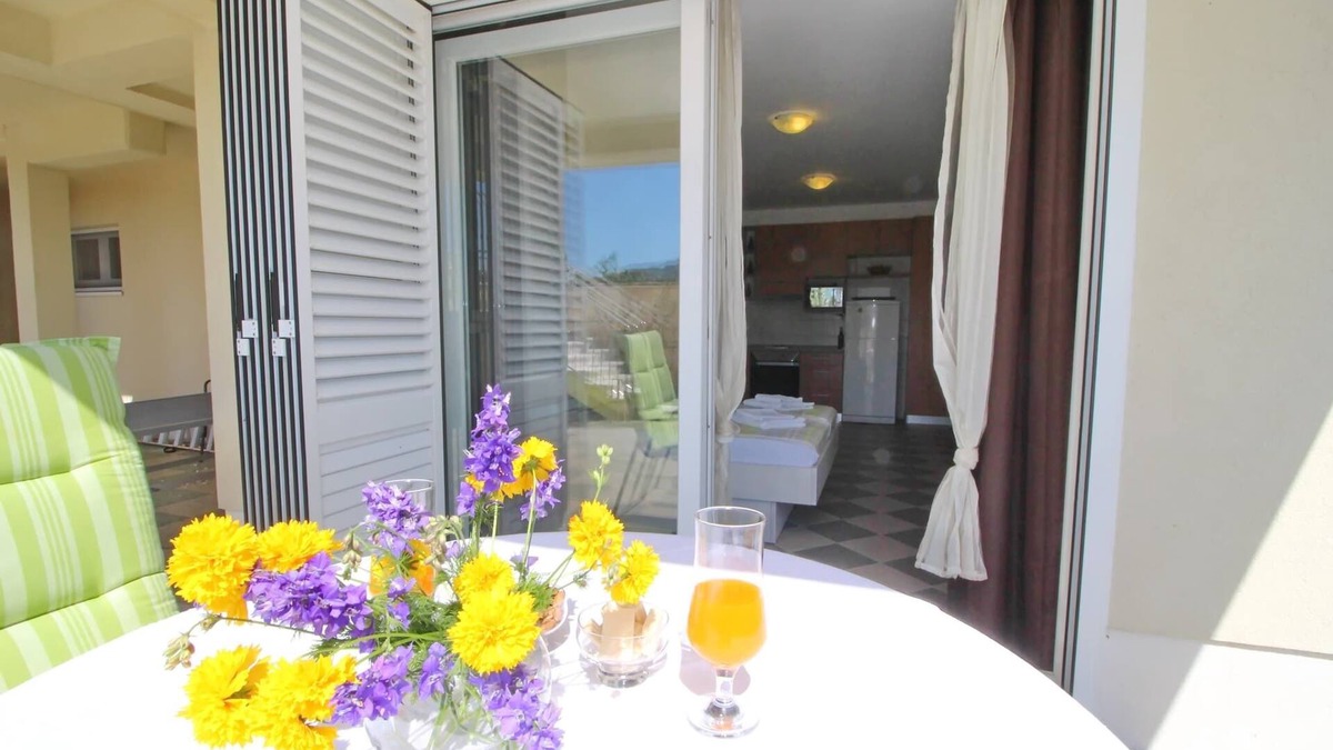 Drace Apartment | Apartments Gusti - Studio Apartment with Terrace and Sea View
