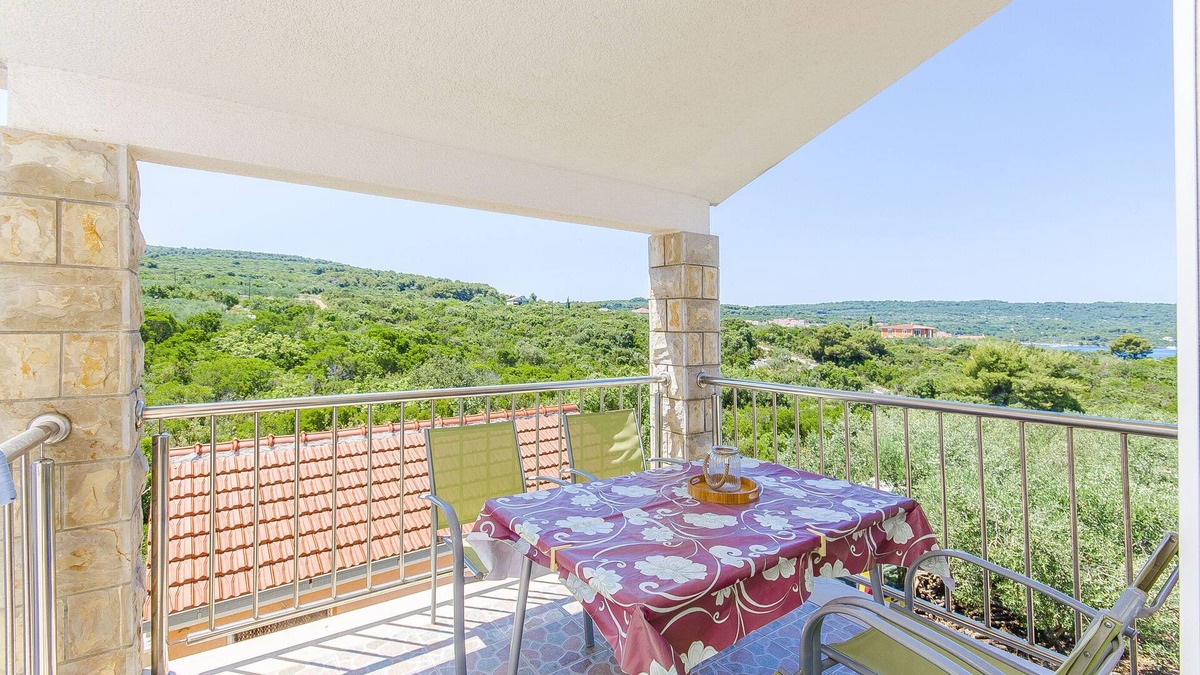 Necujam Apartment | Apartments Kažimir (45981-A4) - Necujam - island Solta